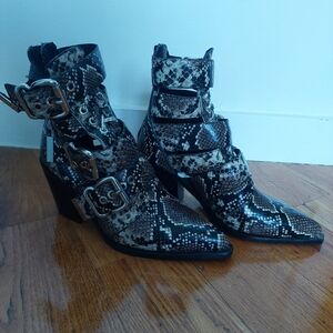 Snakeskin Pattern Bootie Jeffrey Campbell Size 7.5